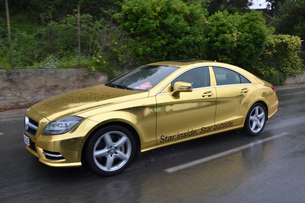 Mercedes-Benz CLS-class золотой