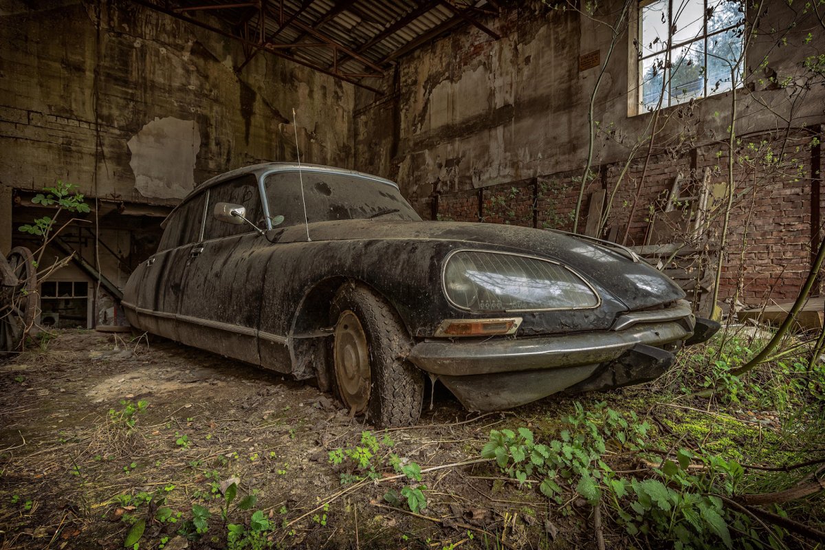 BMW e38заброшенные машины