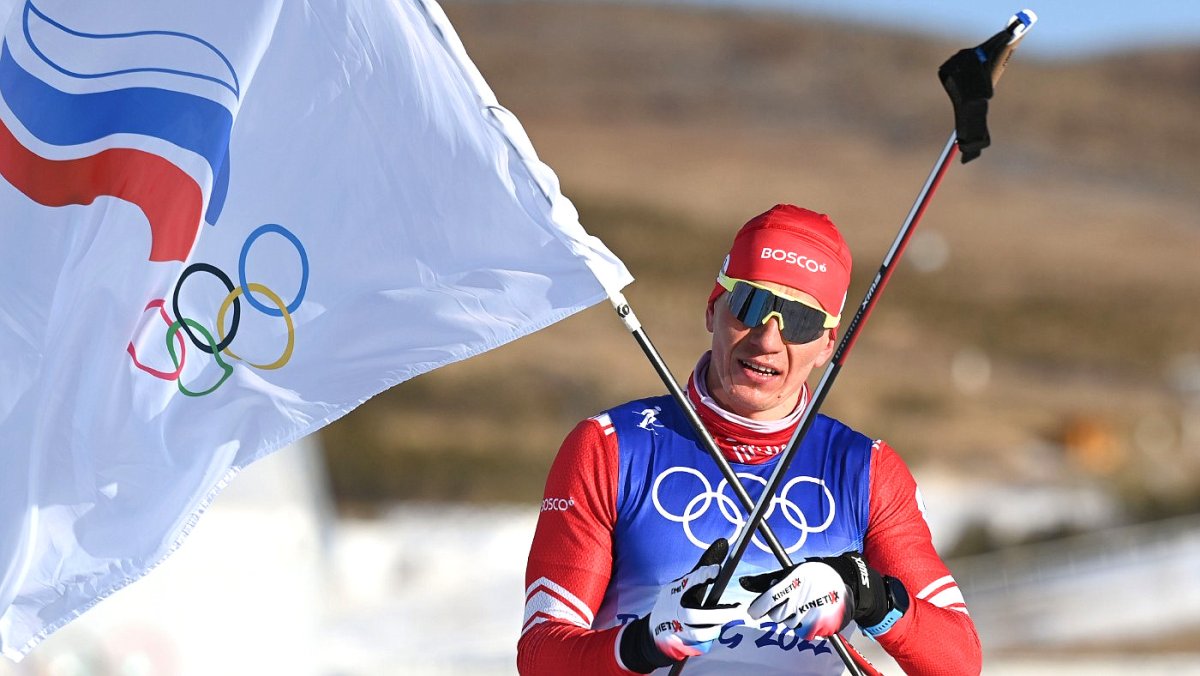 Александр Большунов лыжник 2022