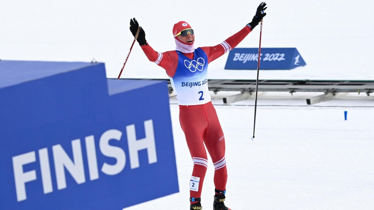 Александр Большунов лыжные гонки золото