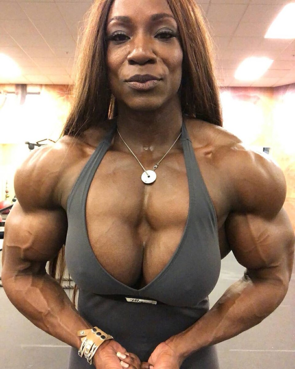 Бодибилдерша Мартин