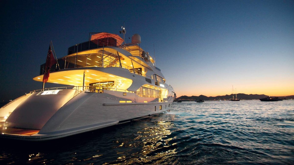 Яхта Benetti Classic