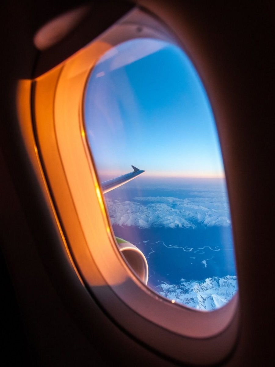 Окно самолета