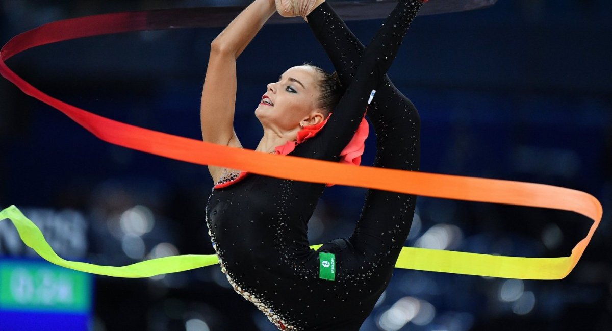 Арина Аверина булавы