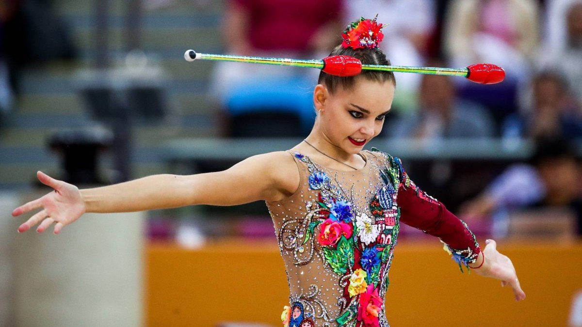 Арина Аверина булавы 2019