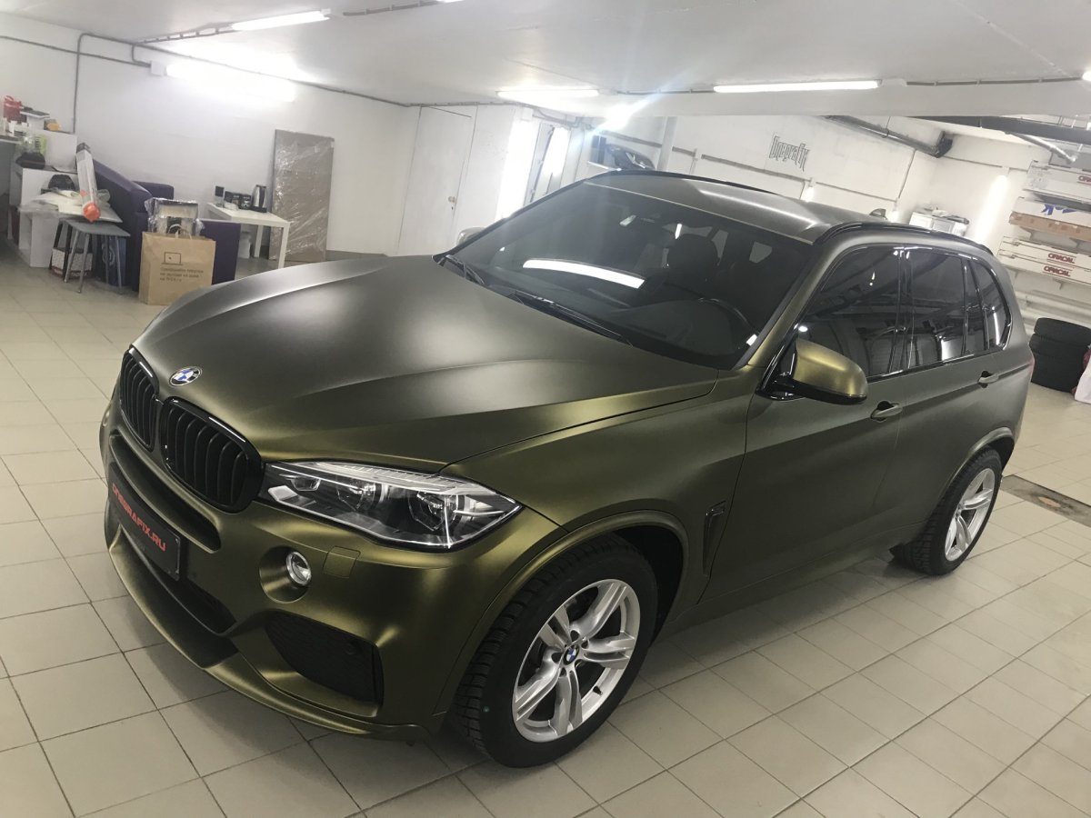 BMW x6 хаки матовый