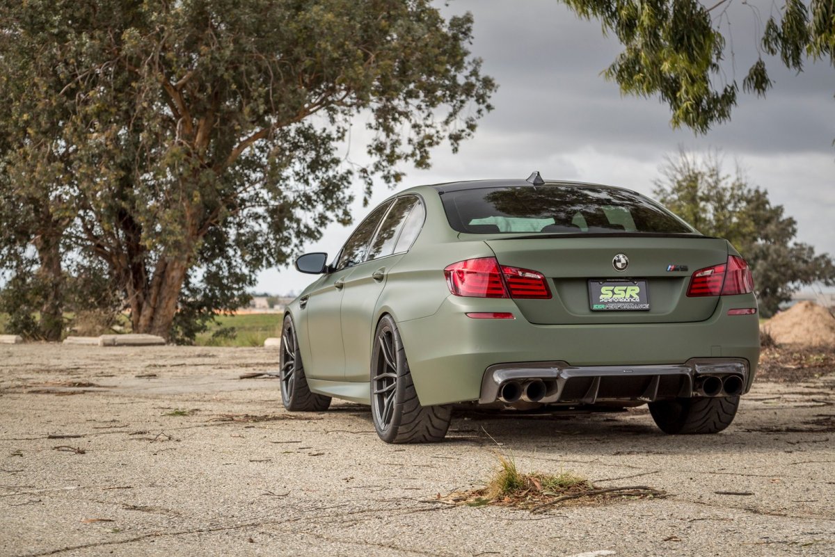 BMW 5 f10 Military Green