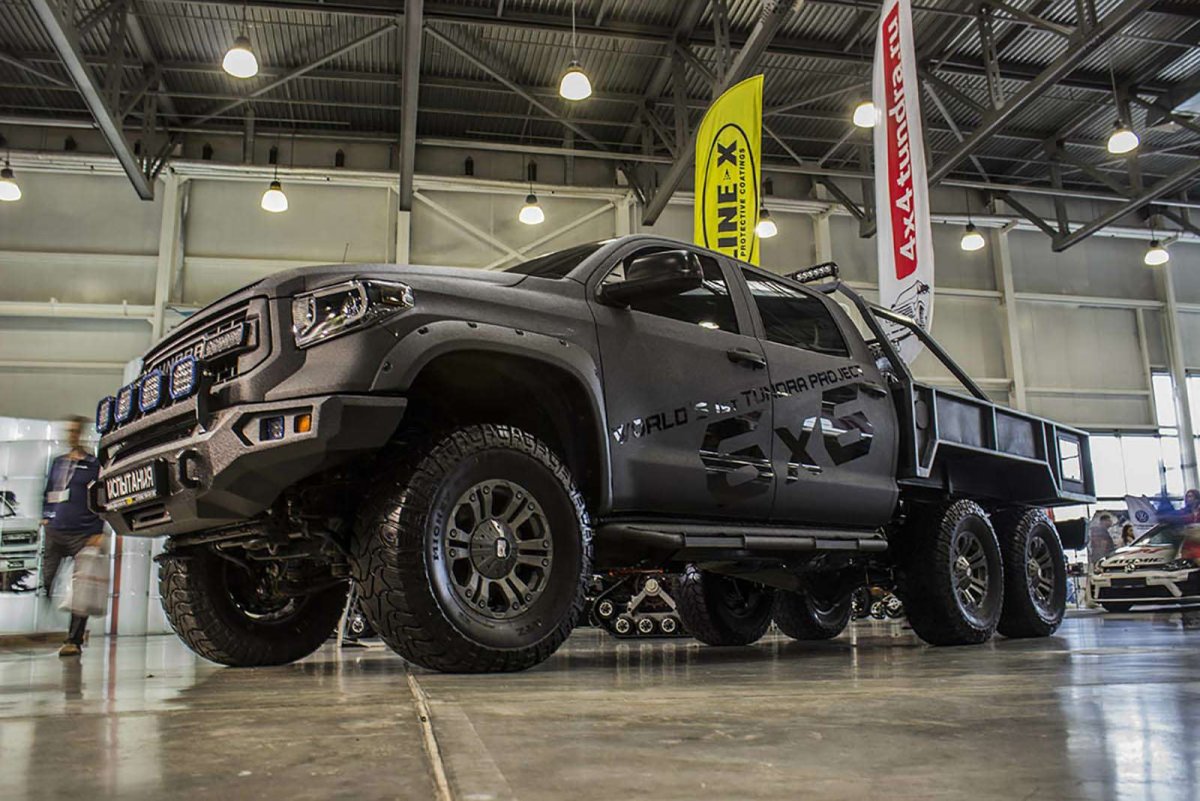 Toyota Tundra 6x6
