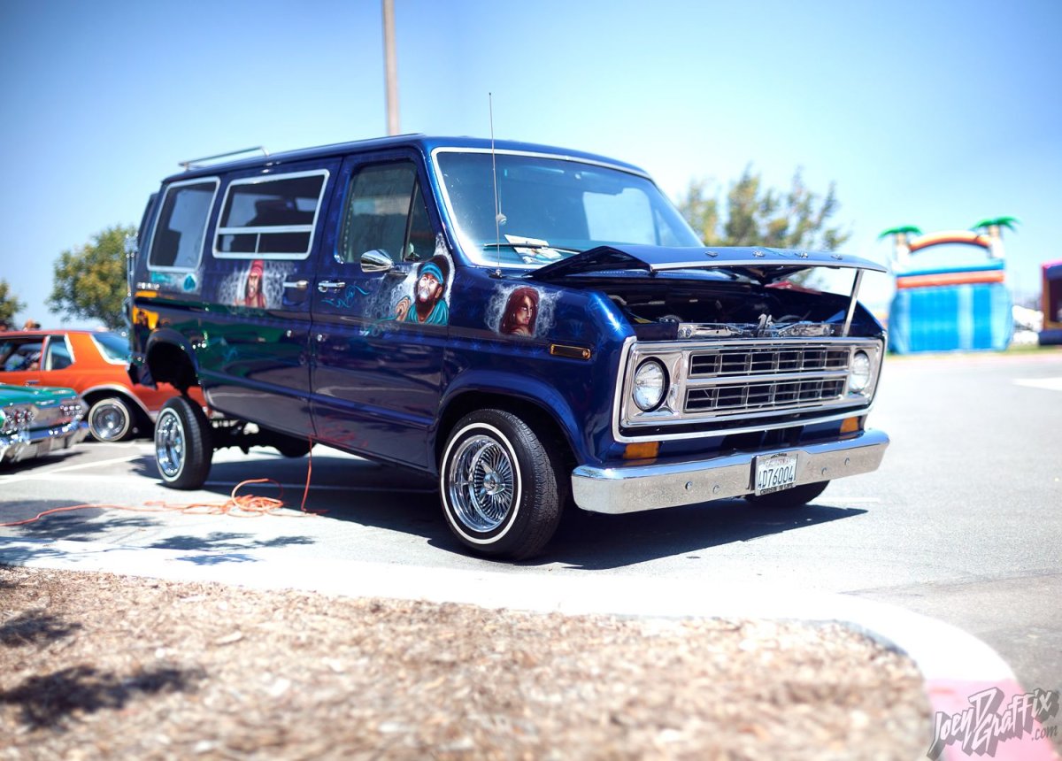 Chevy van Slammed