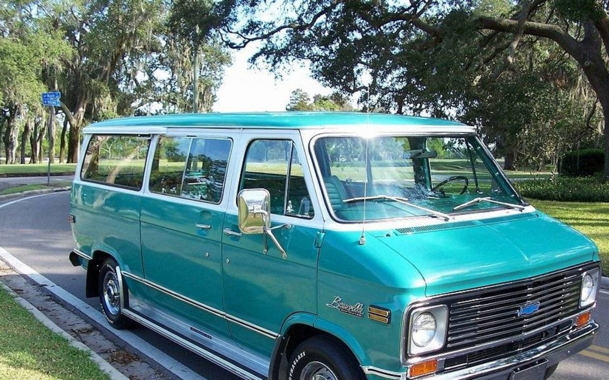 Фургоны Chevrolet chevy van