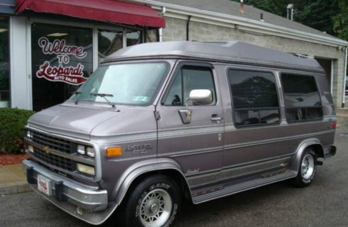 Шевроле Шеви Ван 20