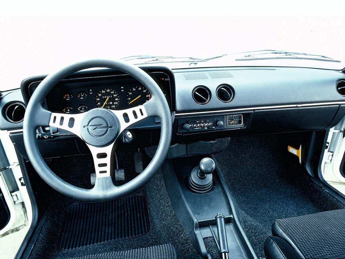 Opel Manta 1984 Salon