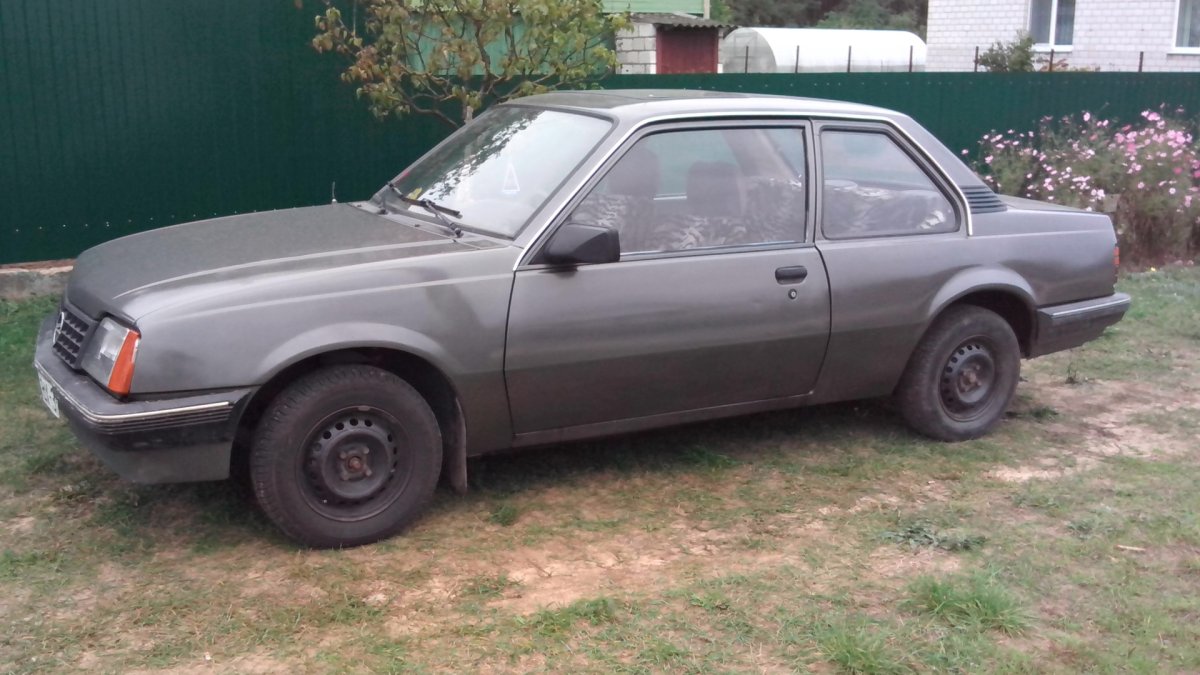 Opel Ascona 1986 купе