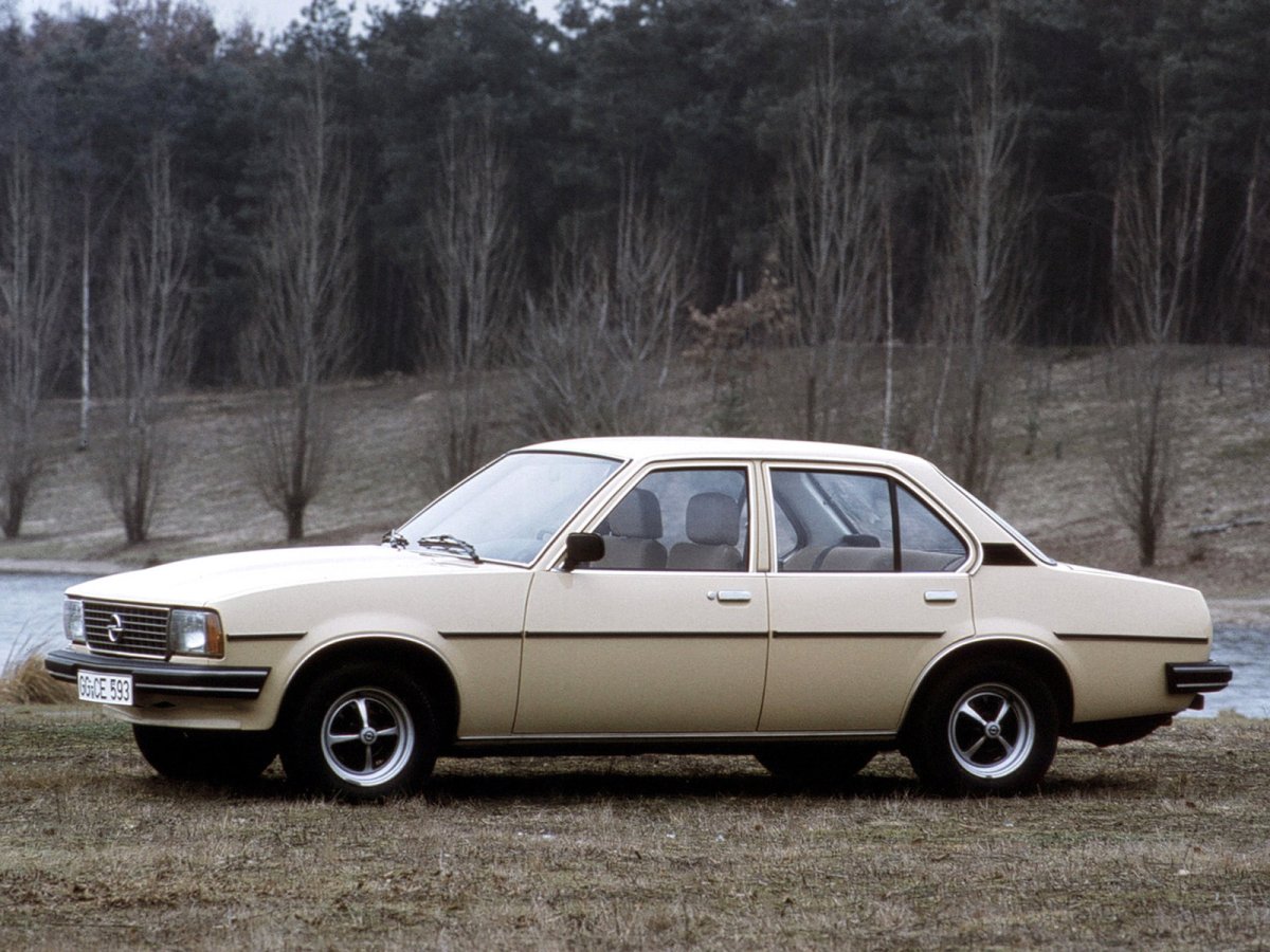 Opel Ascona седан