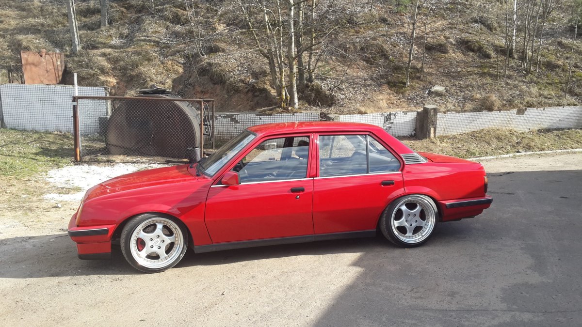 Opel Ascona 1986 stance