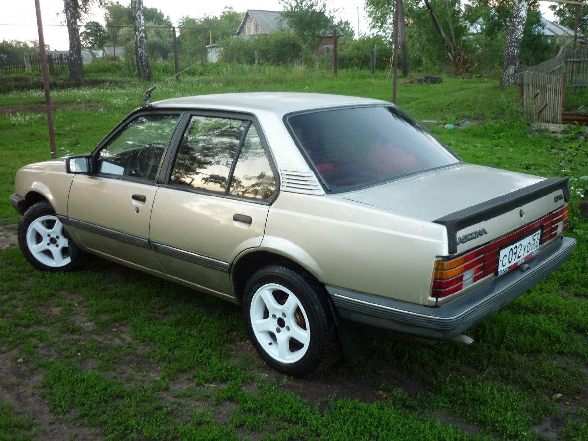 Opel Ascona 1.8