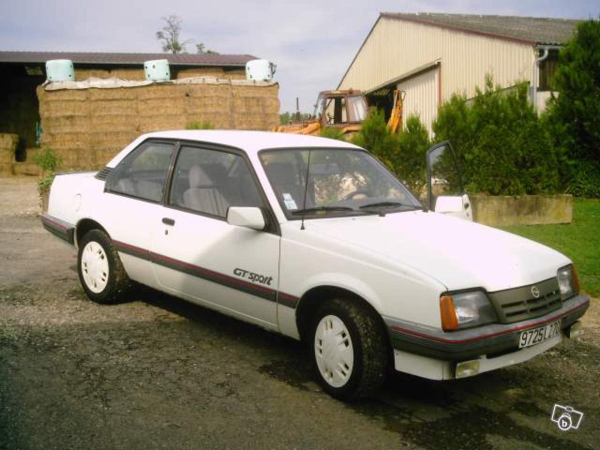 Opel Ascona 1983 купе