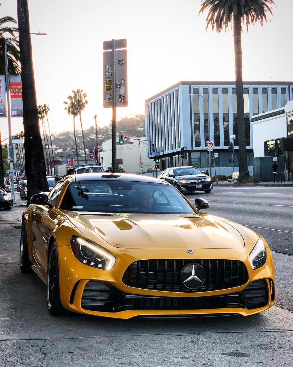 Мерседес Бенц AMG gt