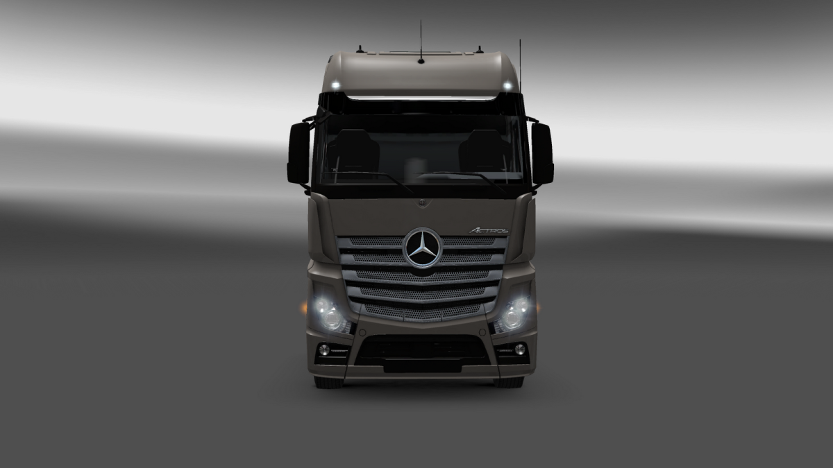 Mercedes Benz Actros 1858