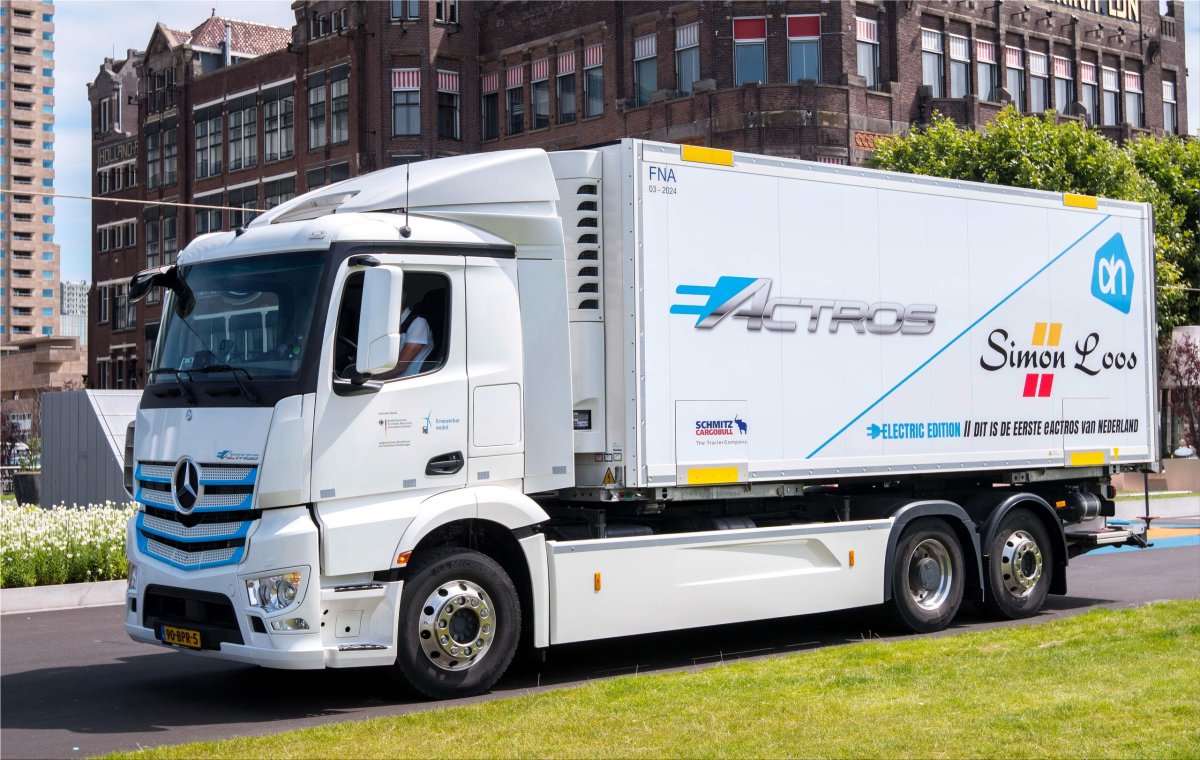 Mercedes Electric Truck