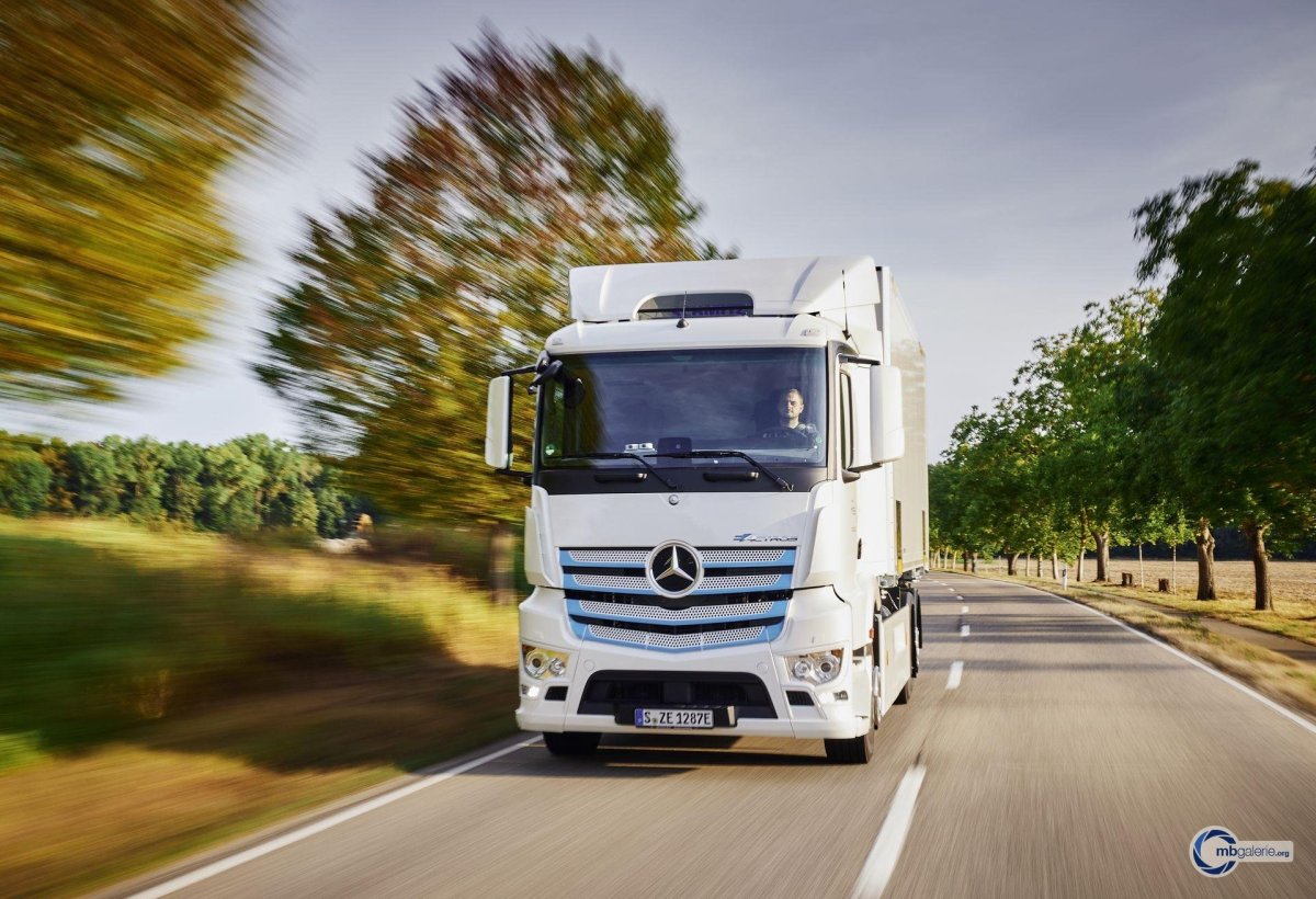 Mercedes Electric Truck