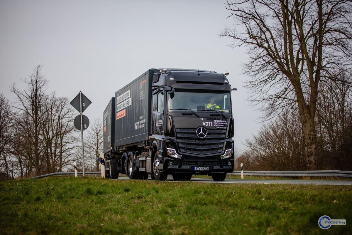 Mercedes-Benz LKW Actros -