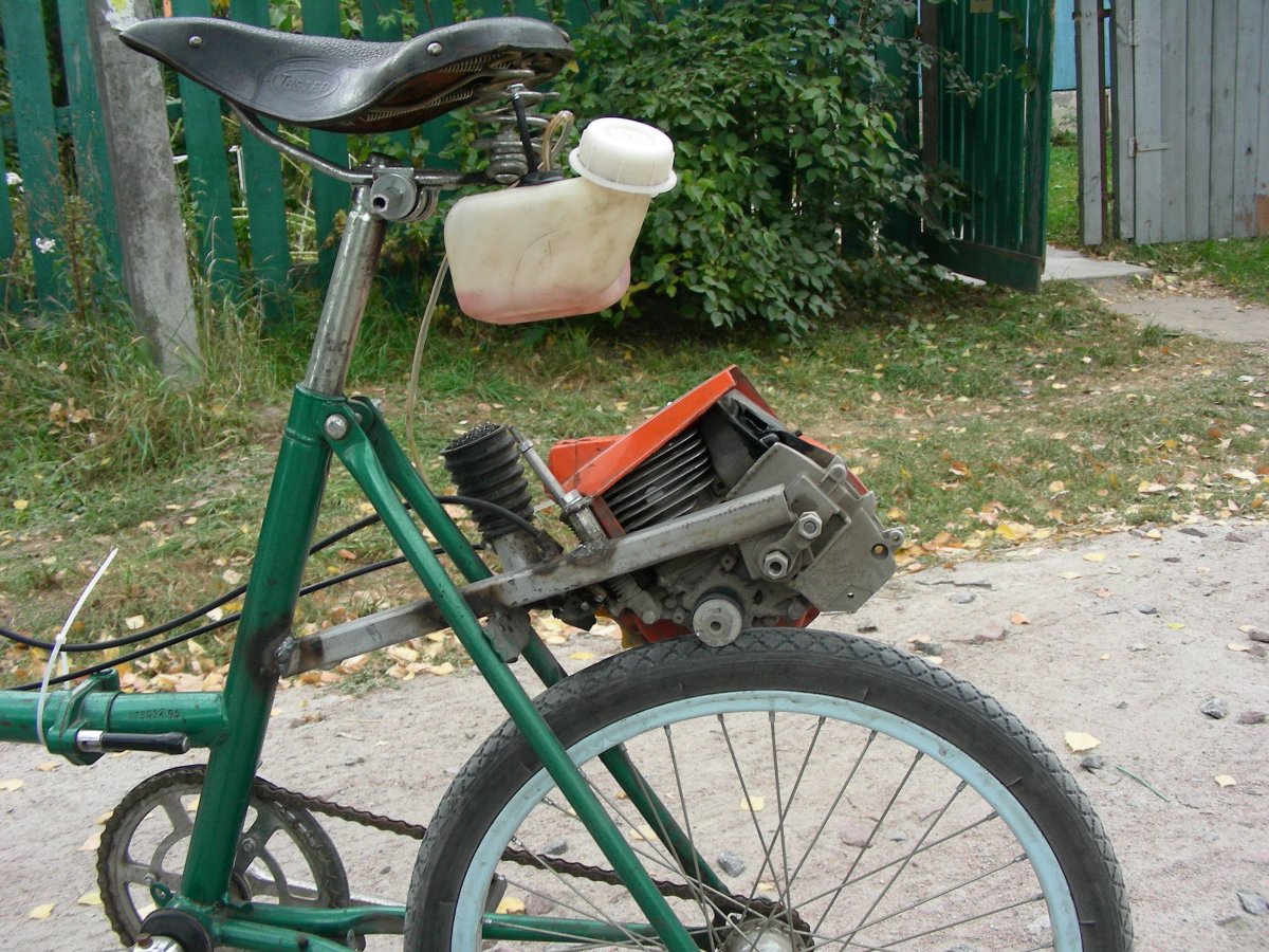 Велосипед с приводом от бензопилы