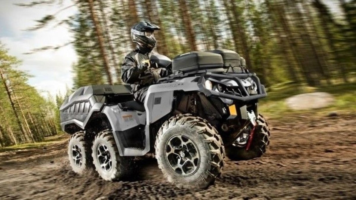 Квадроцикл BRP Outlander 6x6
