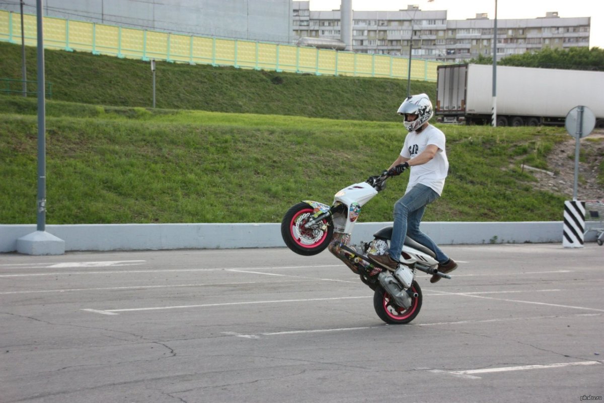 Honda Dio стант