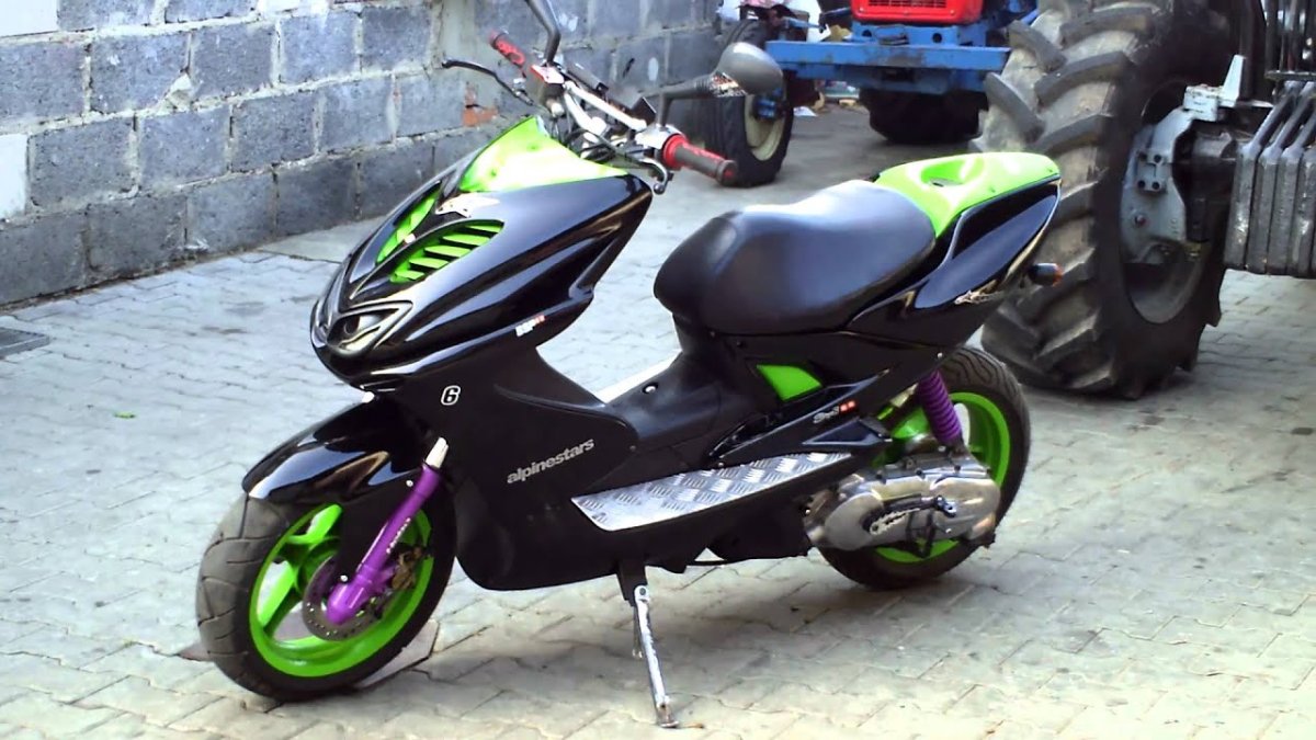 Yamaha Aerox 50 зелёный