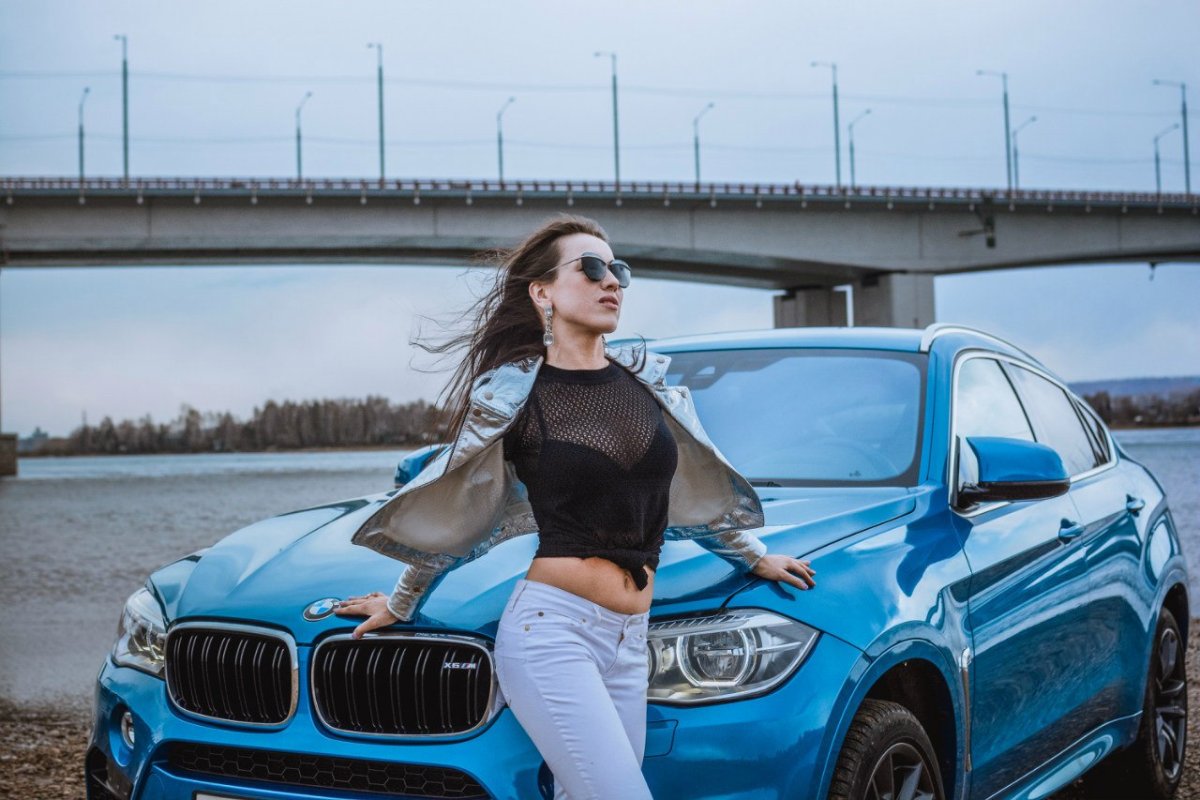 Кристина Бусто BMW x6m