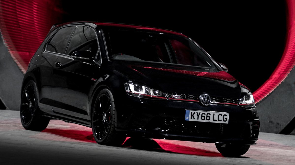 Golf GTI черный