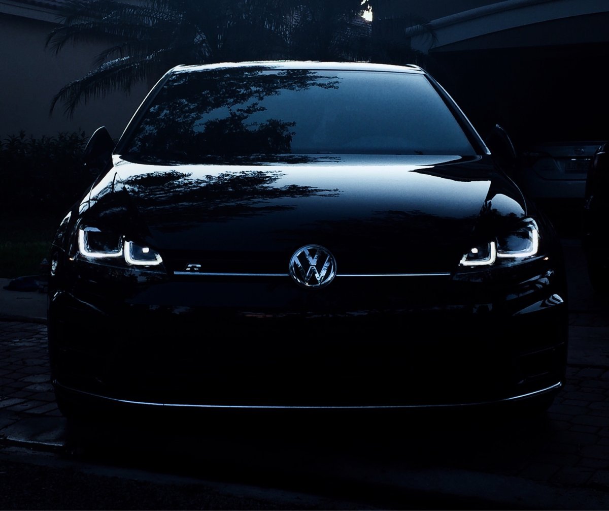 Volkswagen Golf 7 r ночью