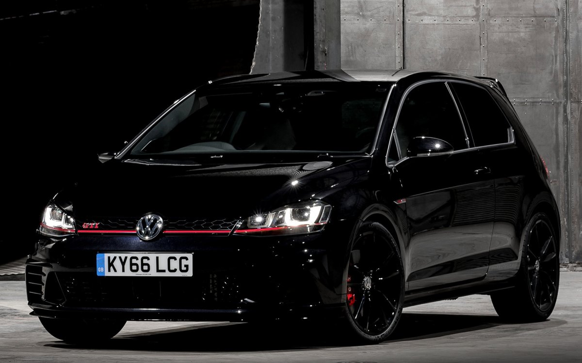 Volkswagen Golf GTI черный