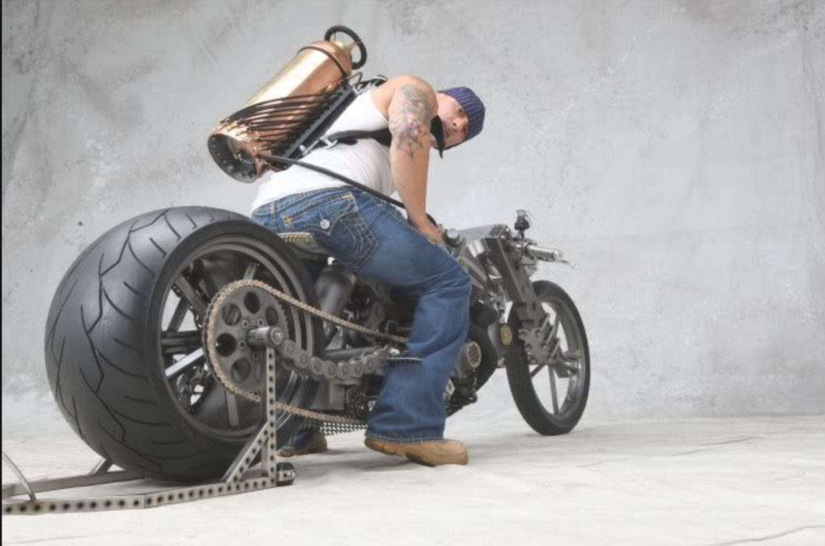 Мотоцикл на толстых колесах