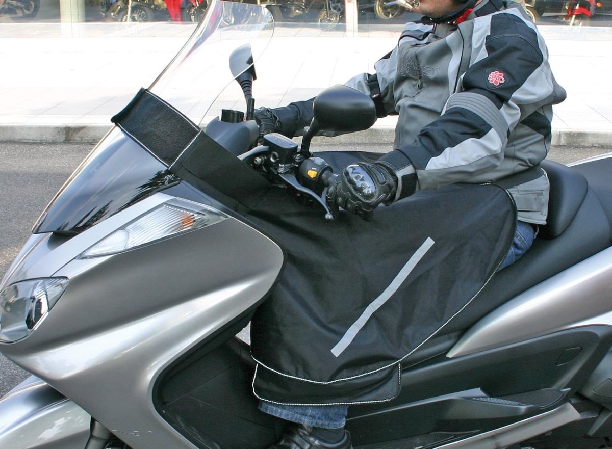 Ветрозащита ног для мотоцикла