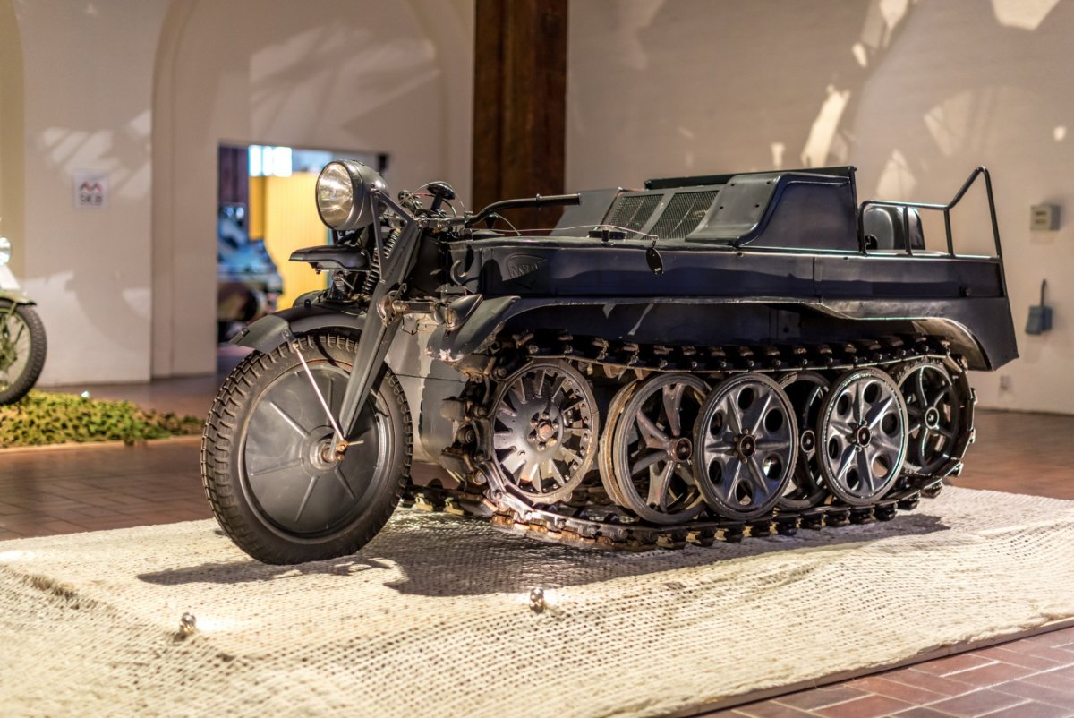 Полугусеничный мотоцикл Kettenkrad