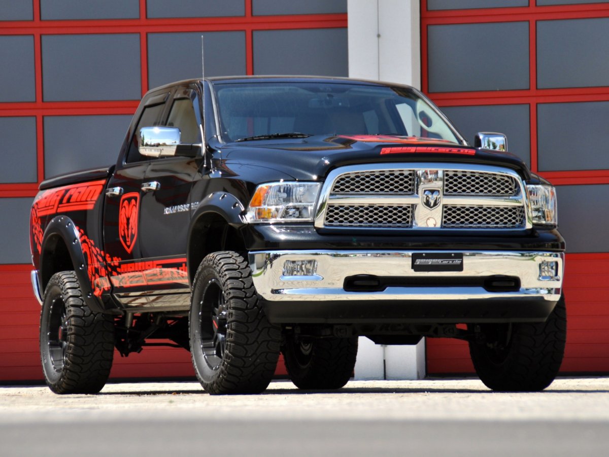 Dodge Ram трак