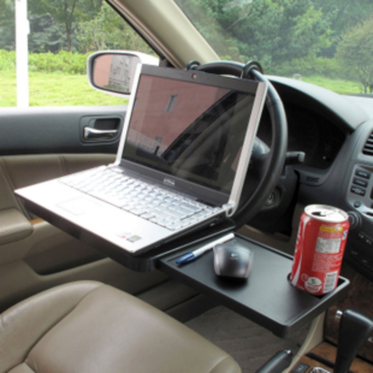 Столик для ноутбука в машину