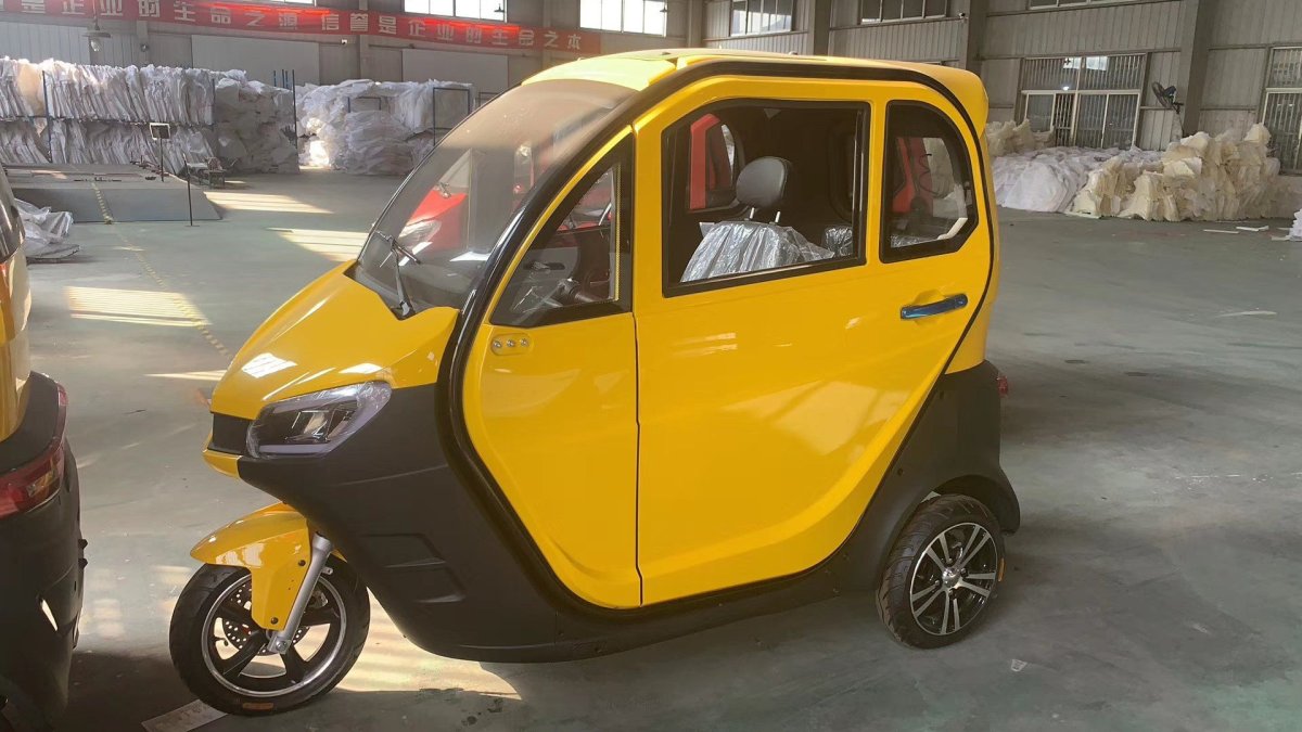 Трицикл с кабиной Redant 2200