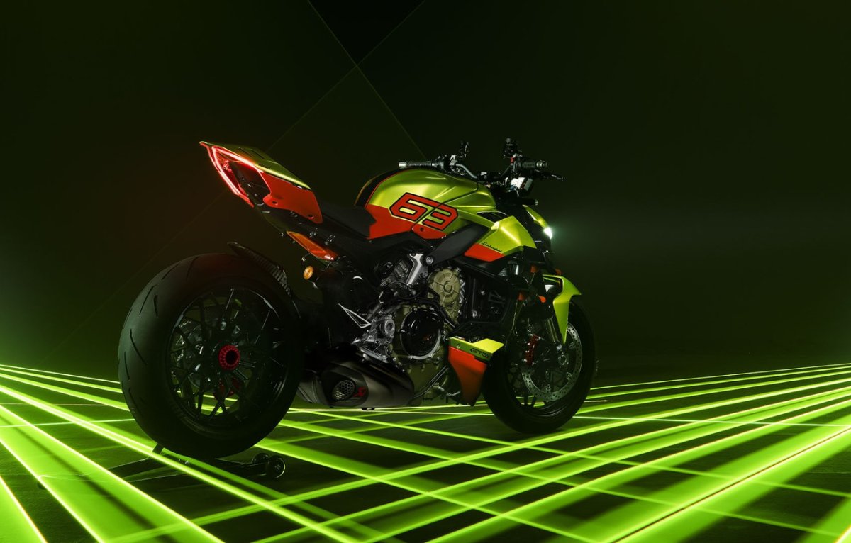 Ducati Streetfighter v4
