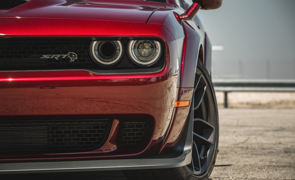 Dodge Hellcat фары