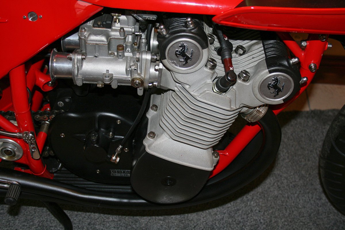 Ferrari 900