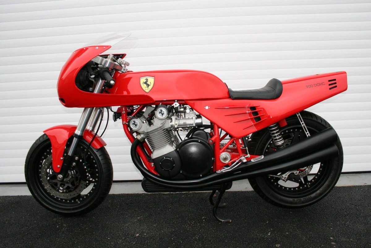Мотоцикл Ferrari