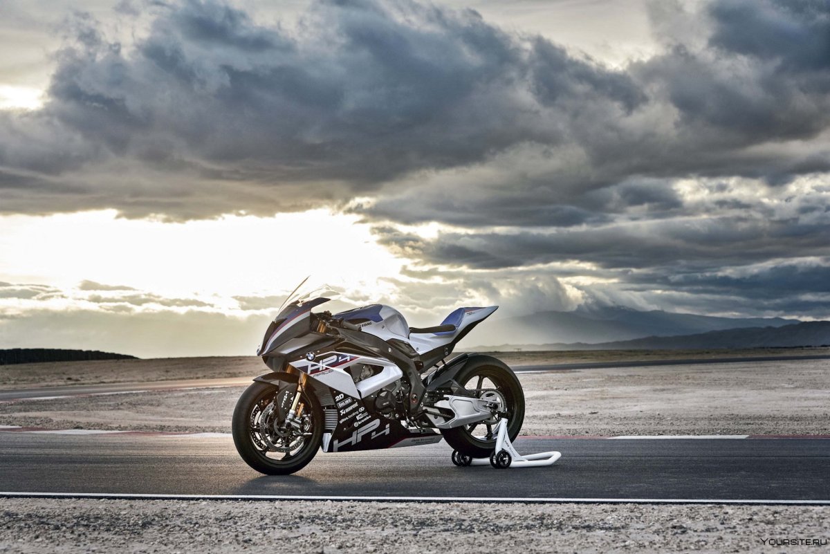 BMW hp4 Race