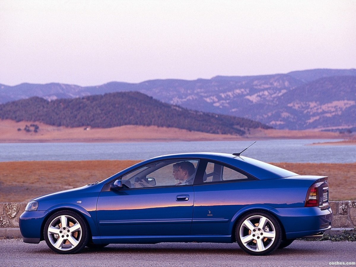 Opel Astra Coupe 2000