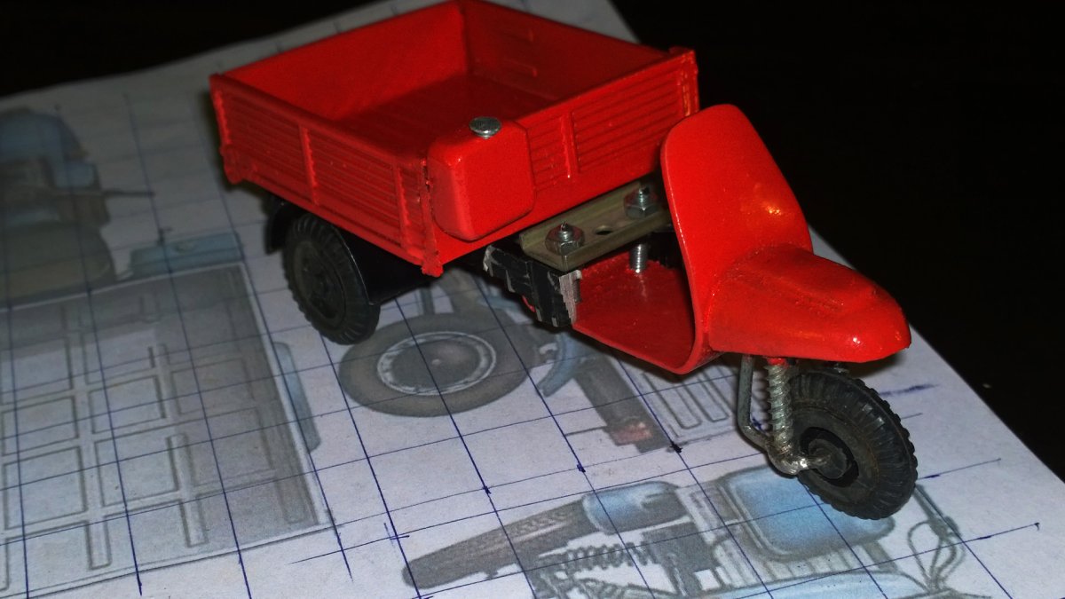 Мотороллер муравей 1/43