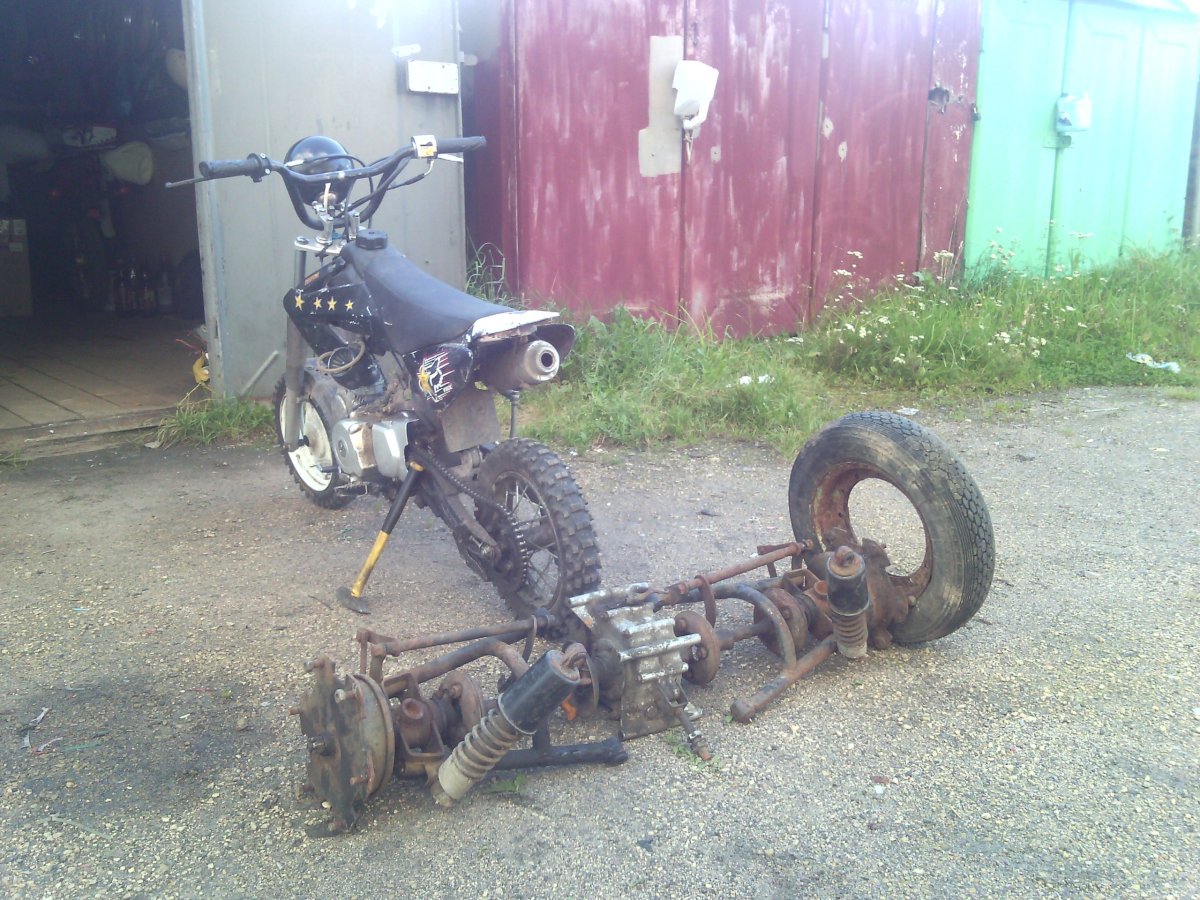 Муравей с двигателем от скутера 150 кубов