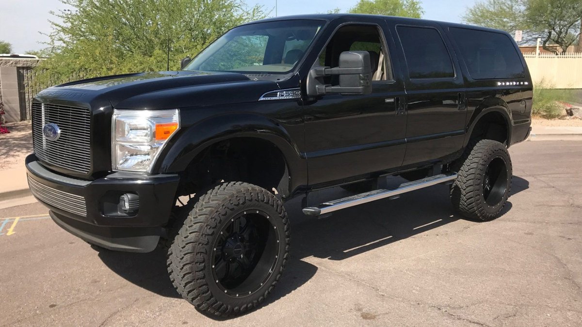 Ford Excursion 2017