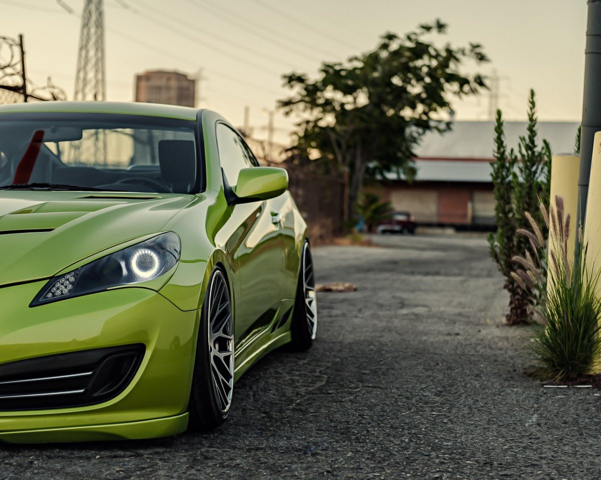 Hyundai Genesis Coupe stance